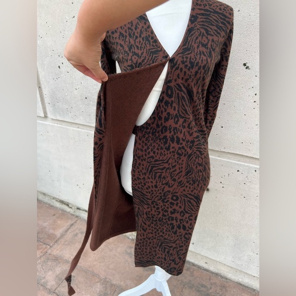 Leopard Print V-Neck Dress - Picture 10 of 11